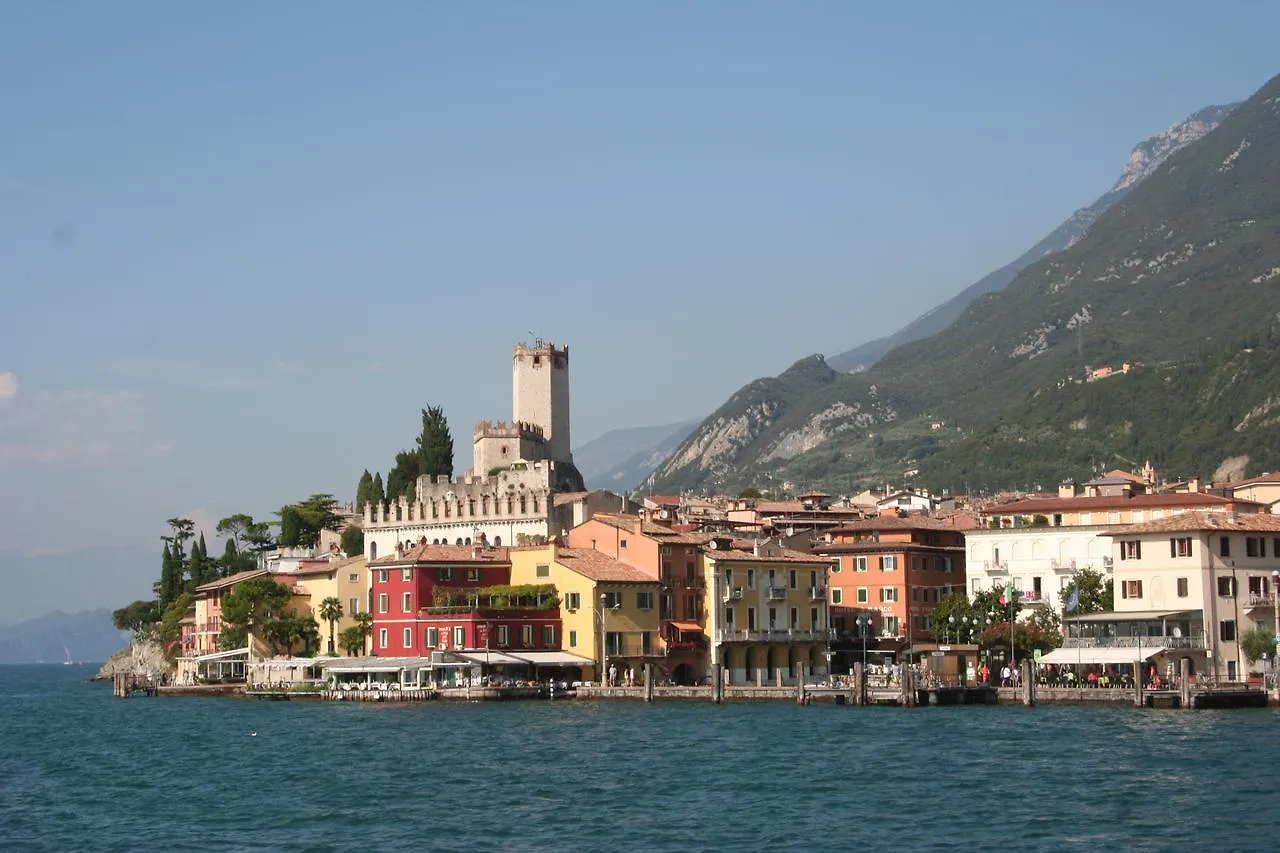 Casa Vacanze Regina Del Lago Tremosine 0*,