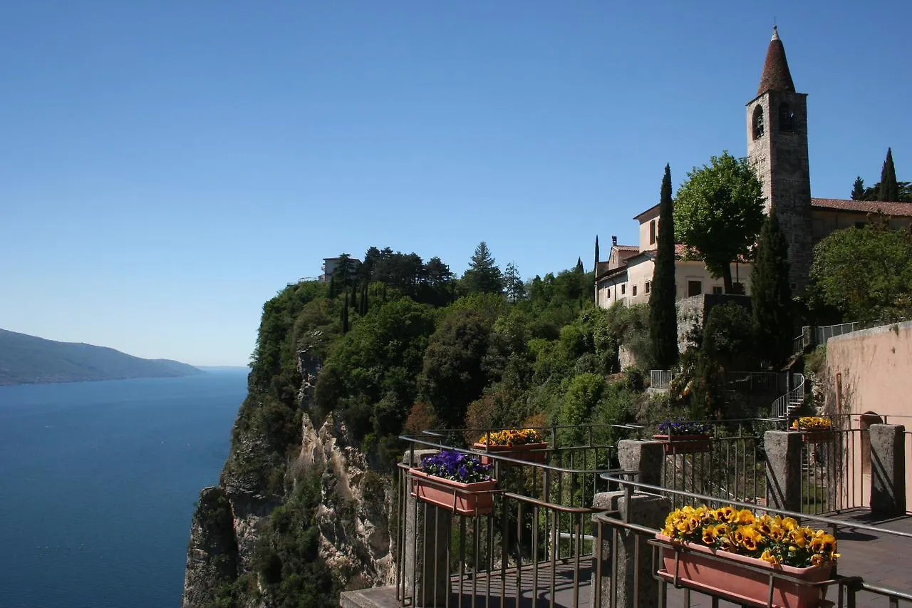 Casa Vacanze Regina Del Lago Tremosine Apartment