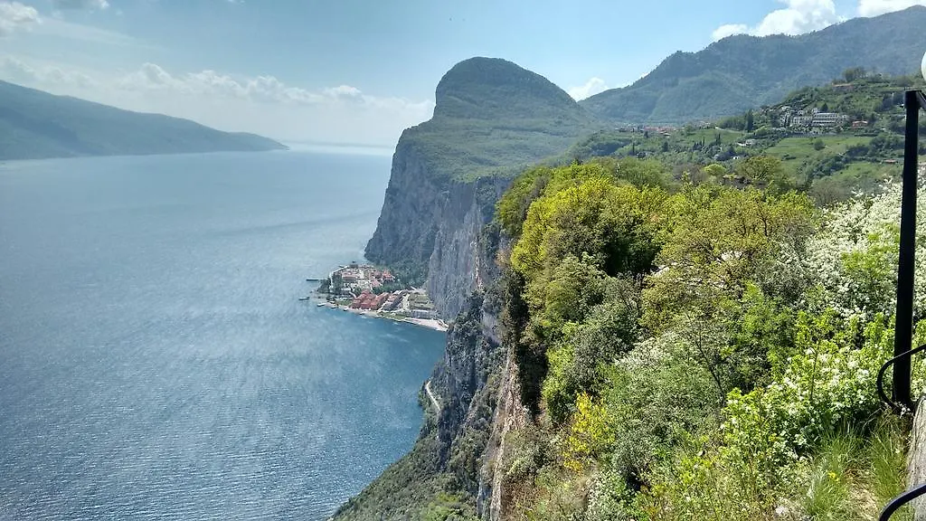 Apartment Casa Vacanze Regina Del Lago Tremosine Italy